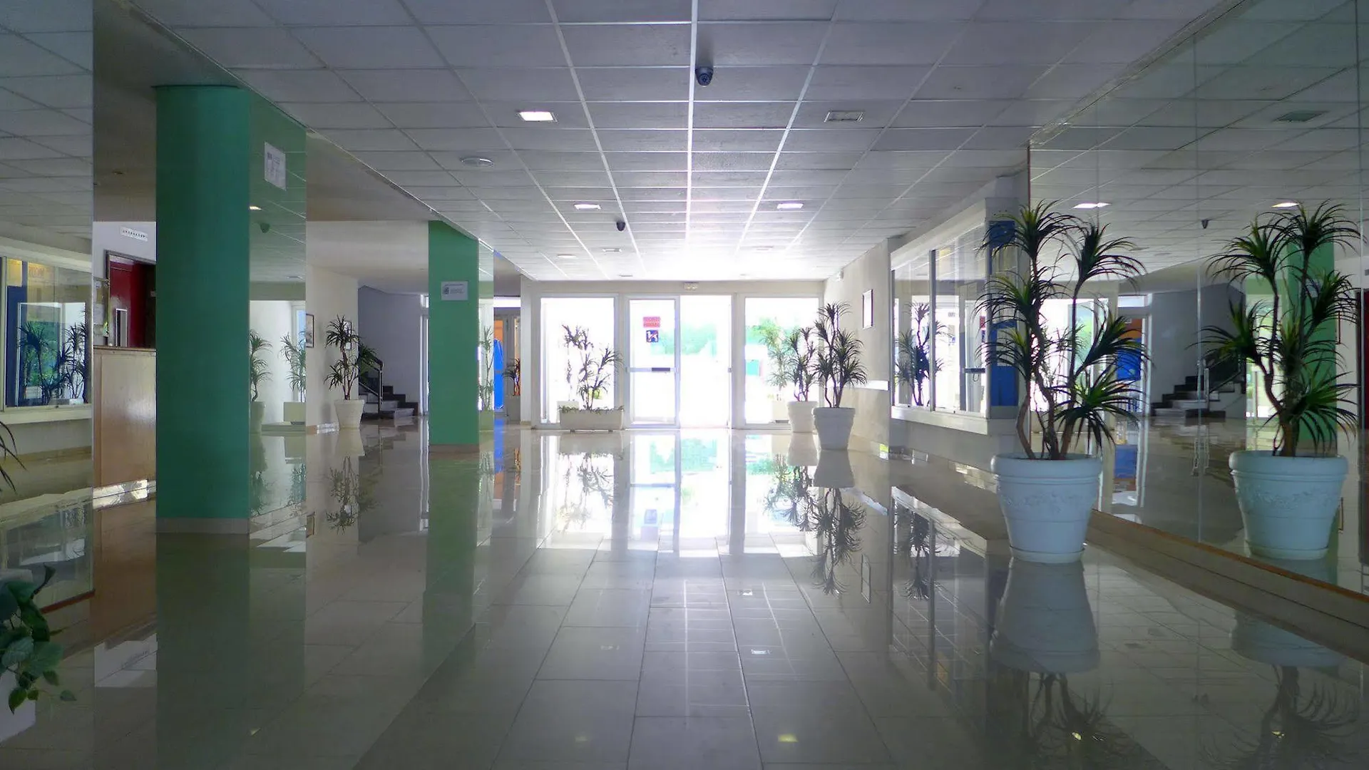 Apartamentos Alboran-Arysal Salou España
