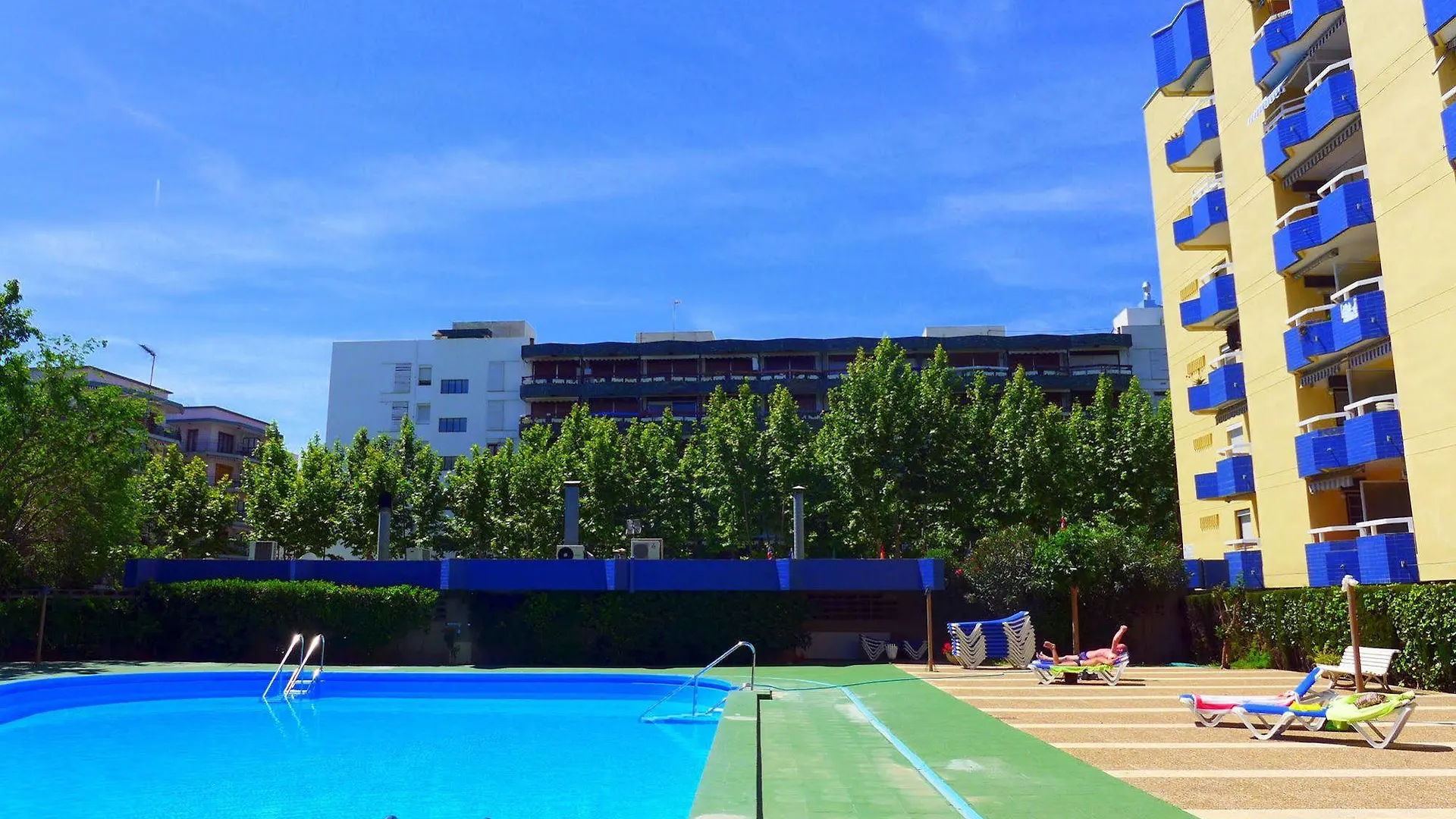 Apartamentos Alboran-Arysal Salou 0*,